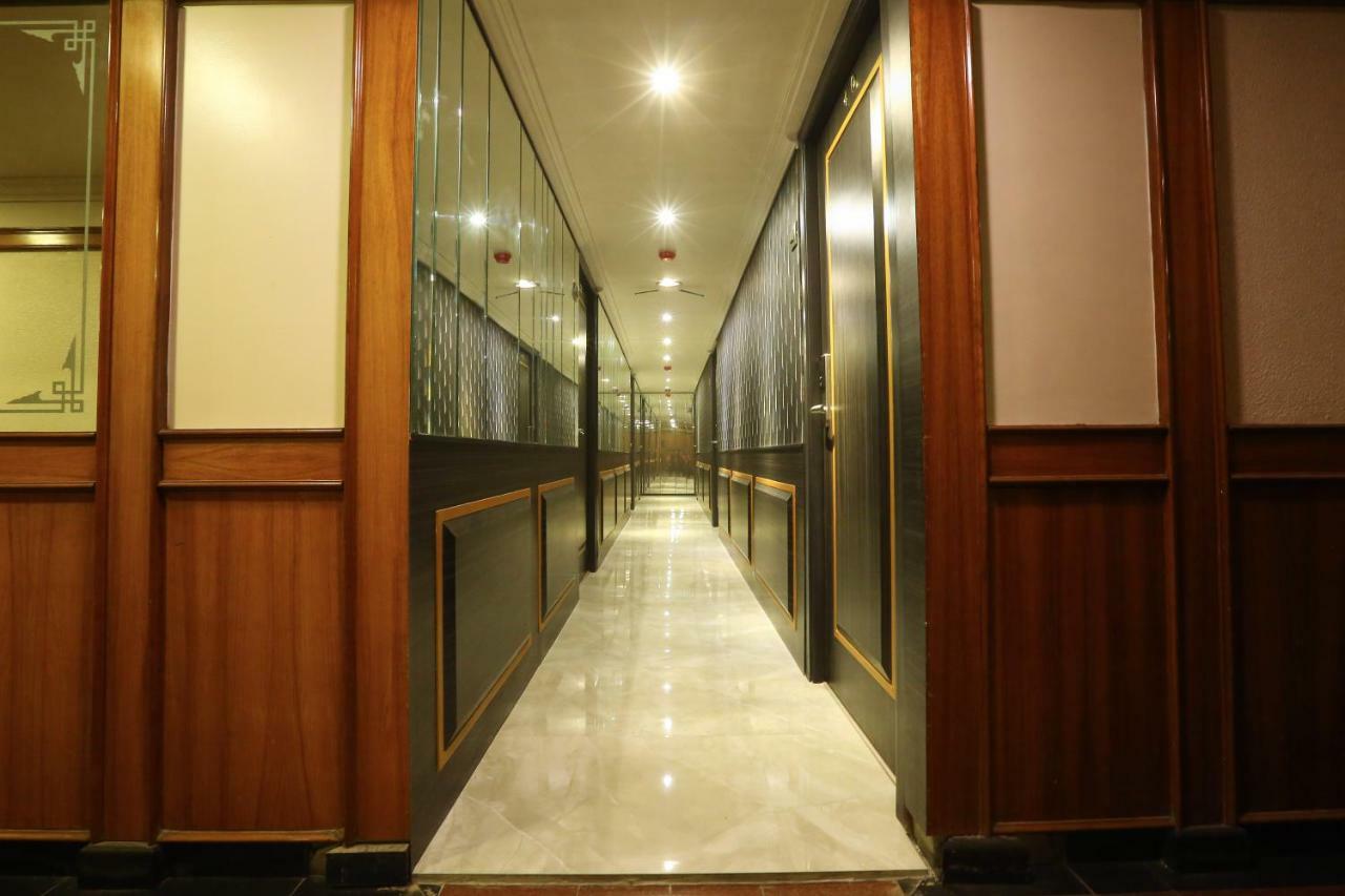 Gulf Hotel Bombay Esterno foto