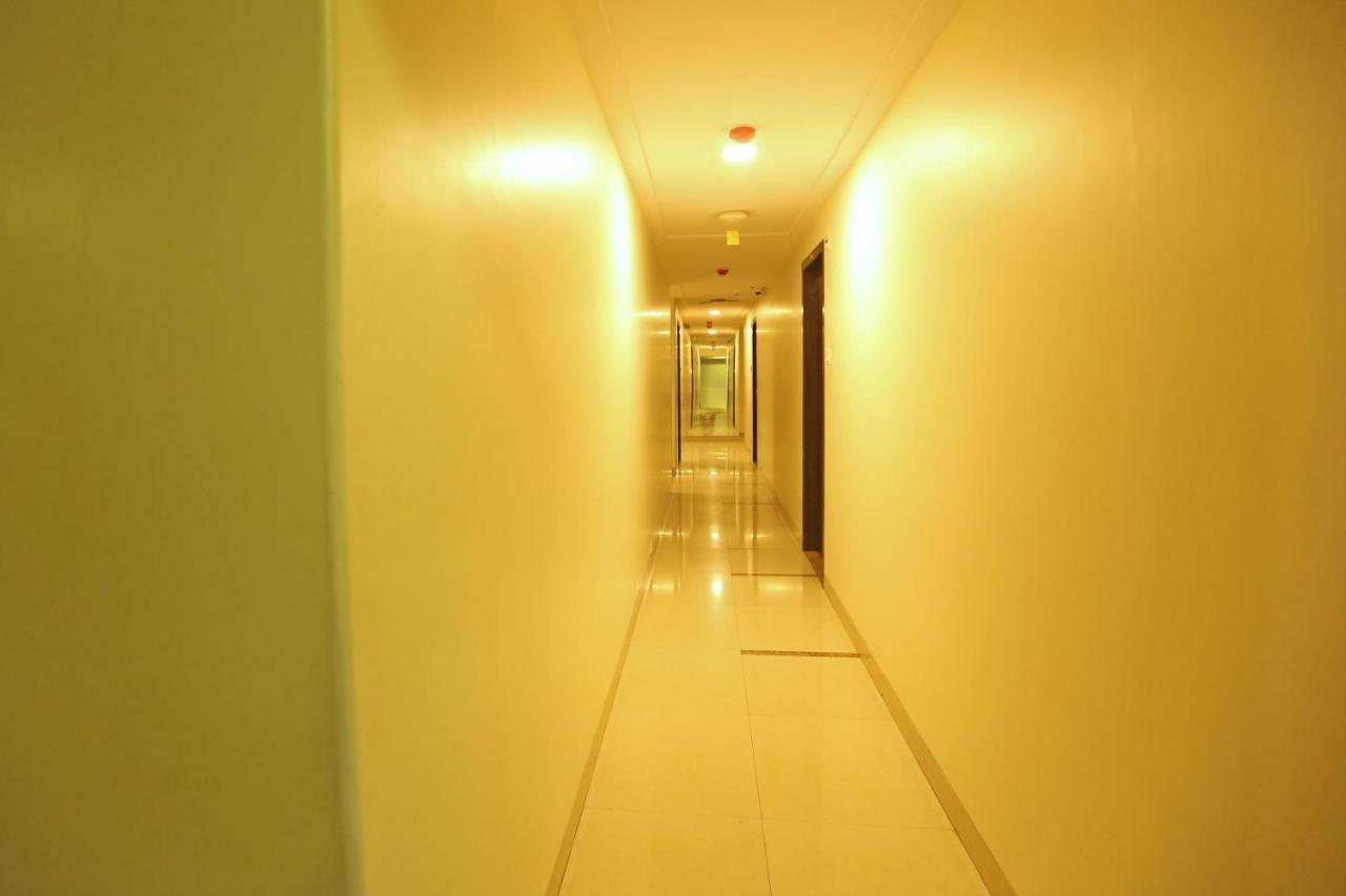 Gulf Hotel Bombay Esterno foto